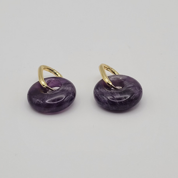 Boucles d’oreilles créoles dorées – Donut Améthyste 18 mm.
