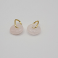 Boucles d’oreilles créoles dorées – Donut Quartz Rose 18 mm.