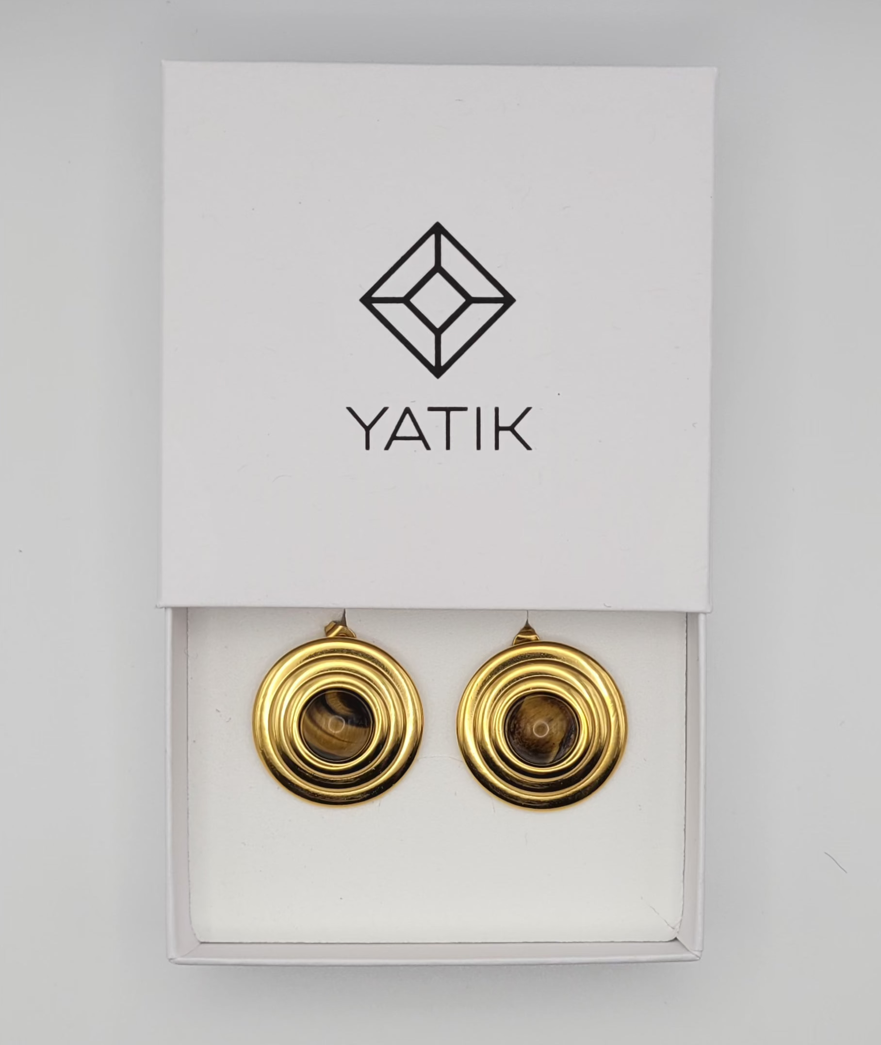 Boucles d’Oreilles Œil de Tigre – Élégance Protectrice.