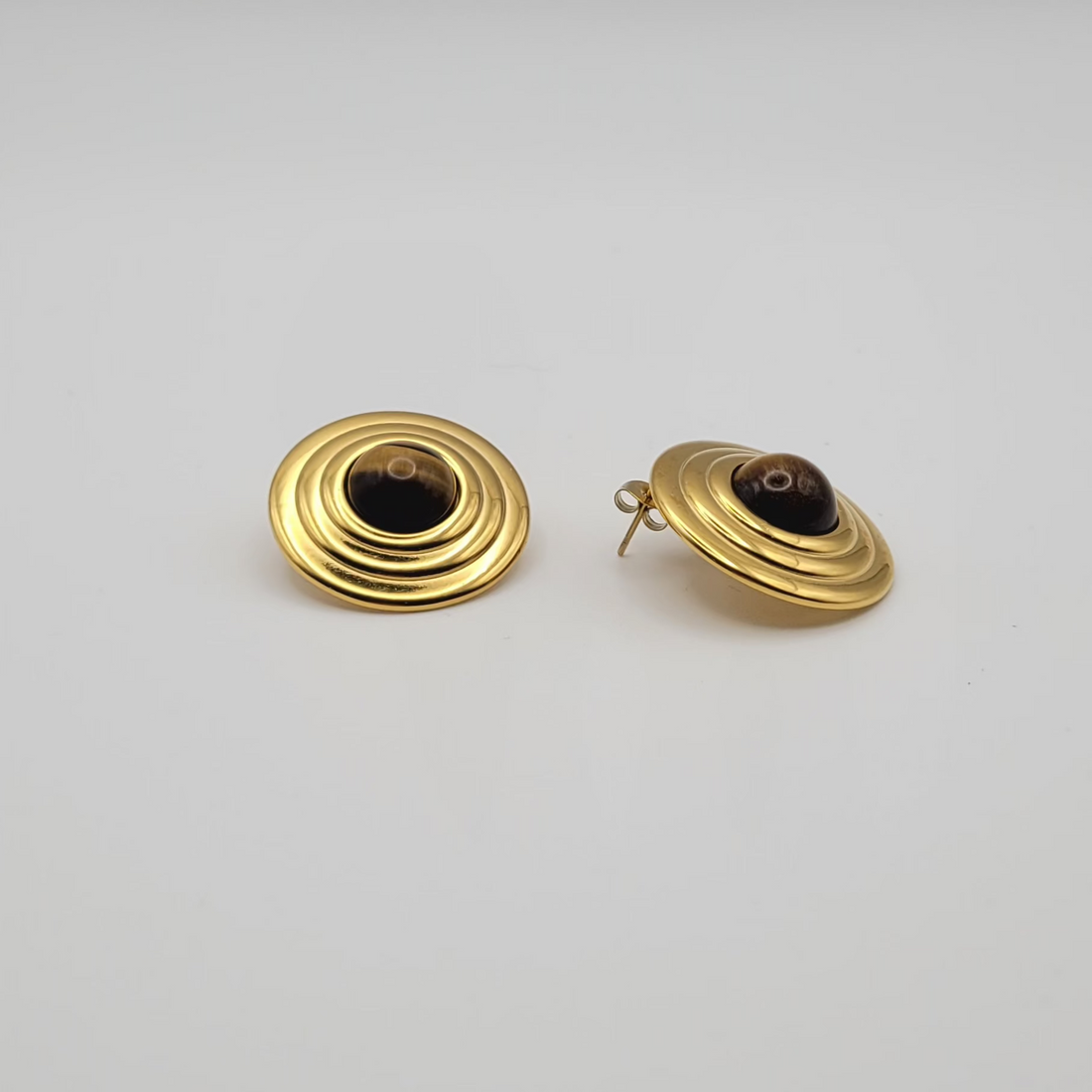 Boucles d’Oreilles Œil de Tigre – Élégance Protectrice.