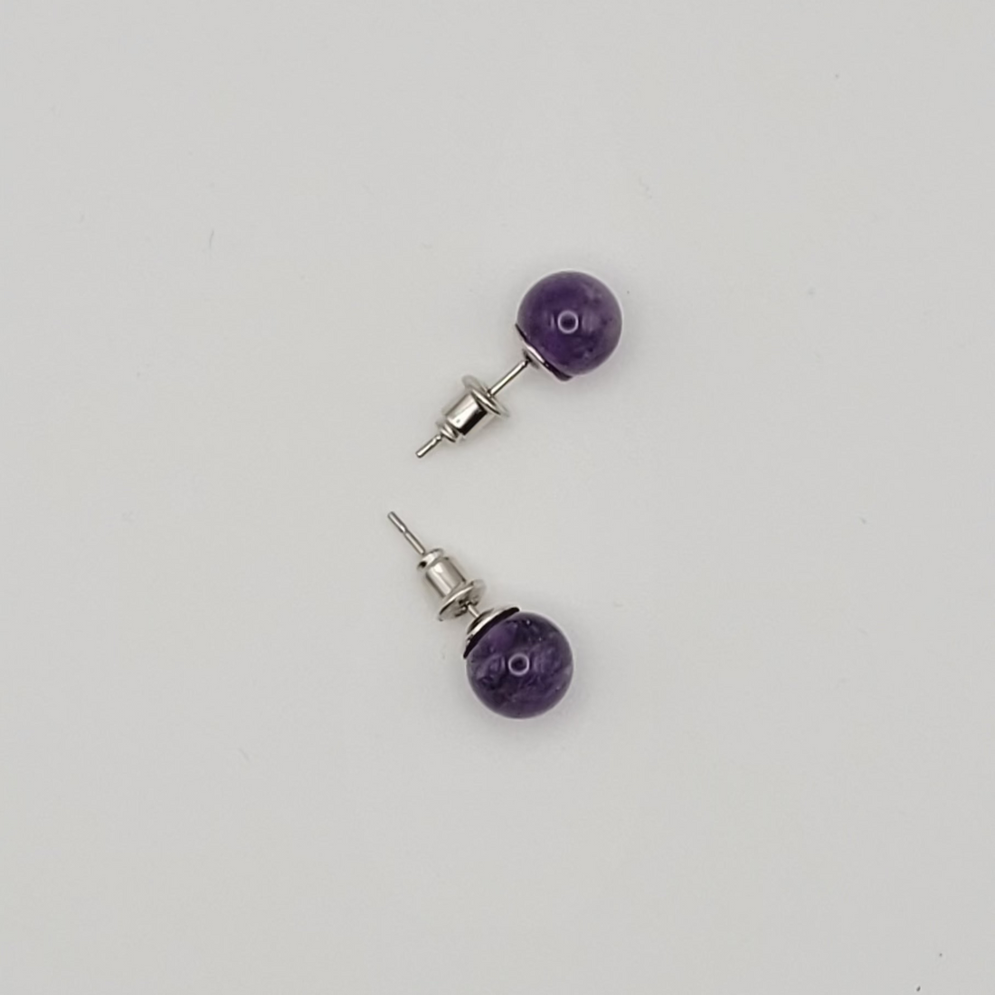 Boucles d’oreilles Améthyste – Pierre 8 mm.