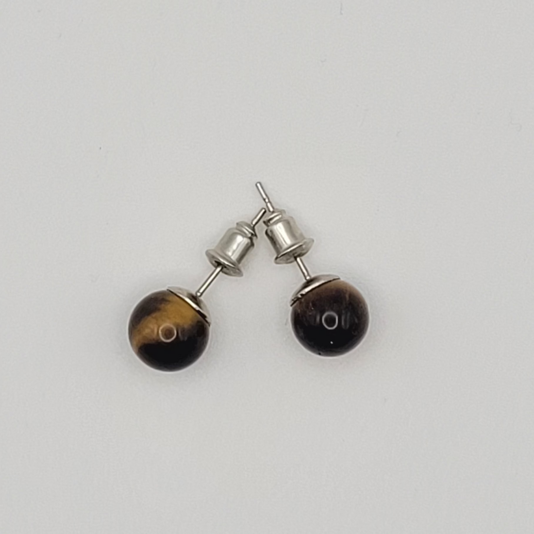 Boucles d’oreilles en Œil de Tigre – Pierre 8 mm.