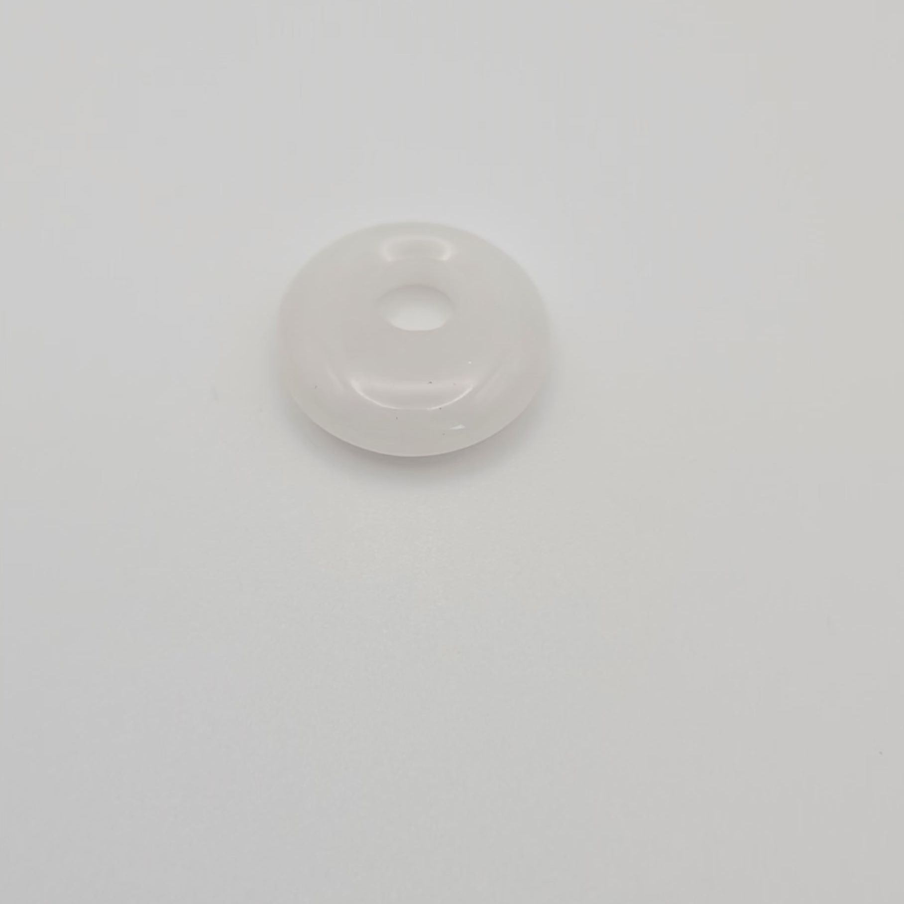 Pendentif Donut 18 mm – Jade Blanc.