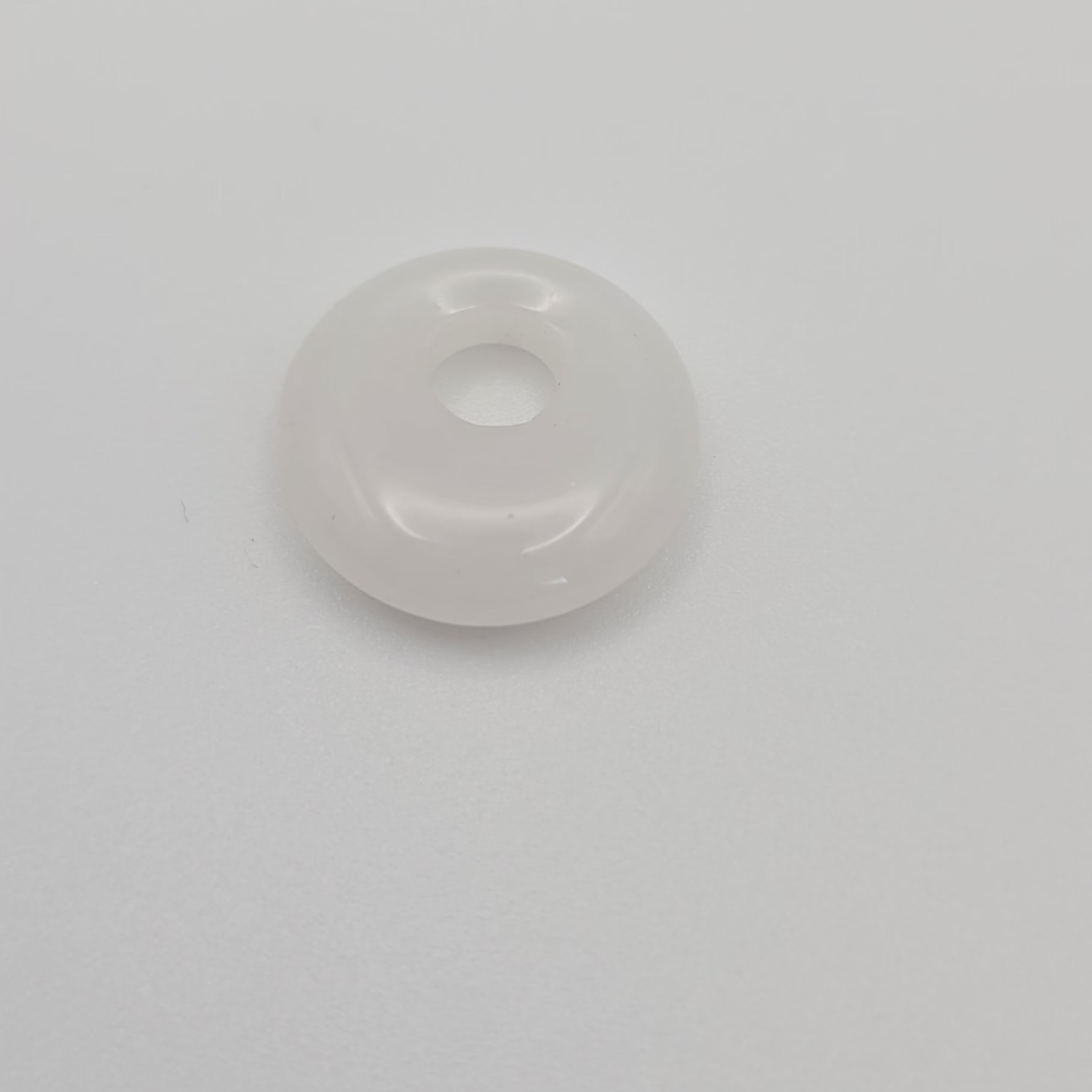 Pendentif Donut 18 mm – Jade Blanc.