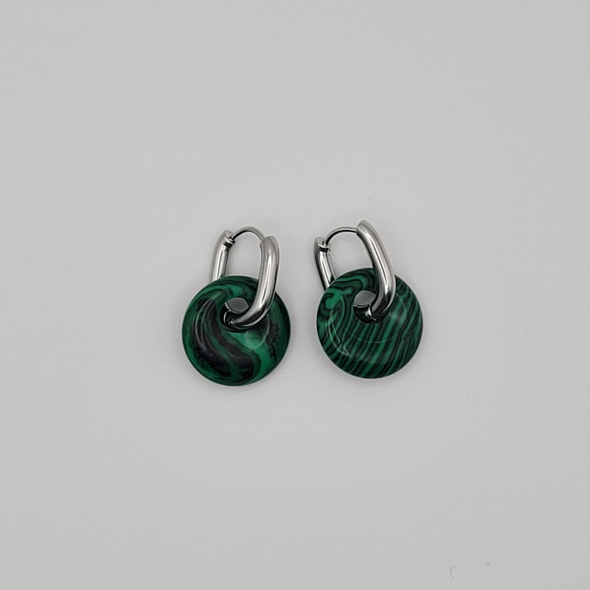 Boucles Créoles Argentées – Donut Malachite 18 mm