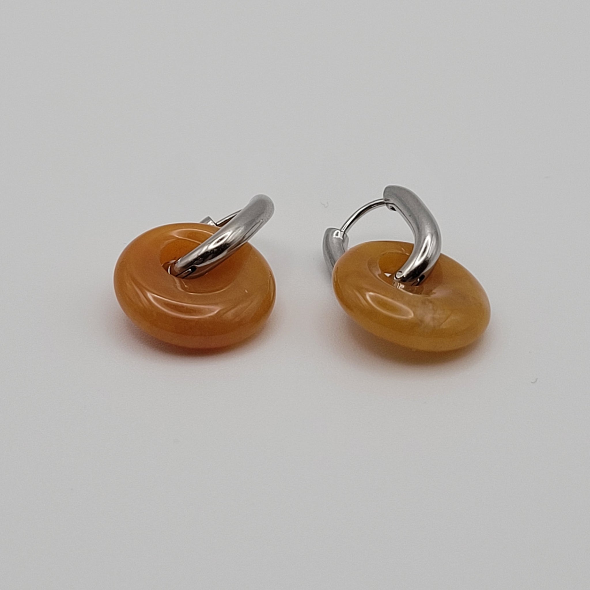 Boucles Créoles Argentées – Donut Jade Jaune 18 mm