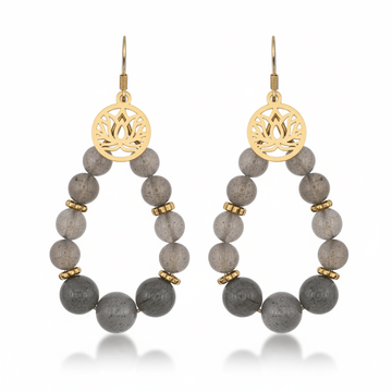 Boucles d’Oreilles Labradorite & Fleur de Lotus Dorée – Élégance et Protection – | Yatik